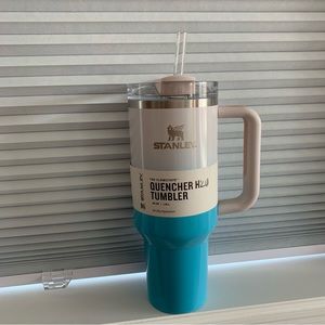 NEW! 40oz Stanley Tumbler Pool Ombré